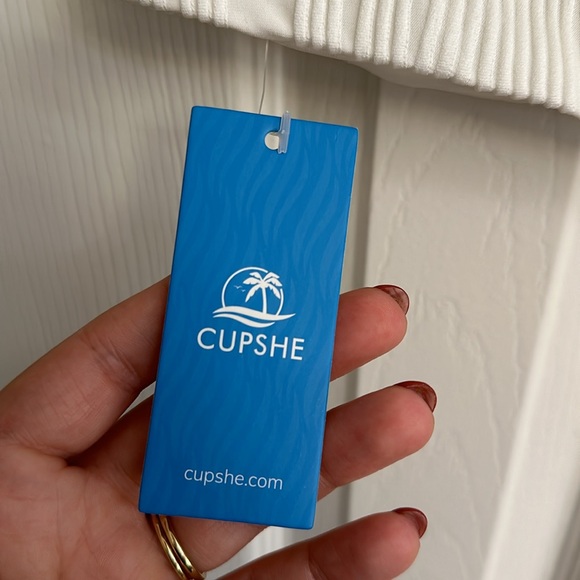 NWT Cupshe white tank top with pattern size Large - Picture 3 of 3